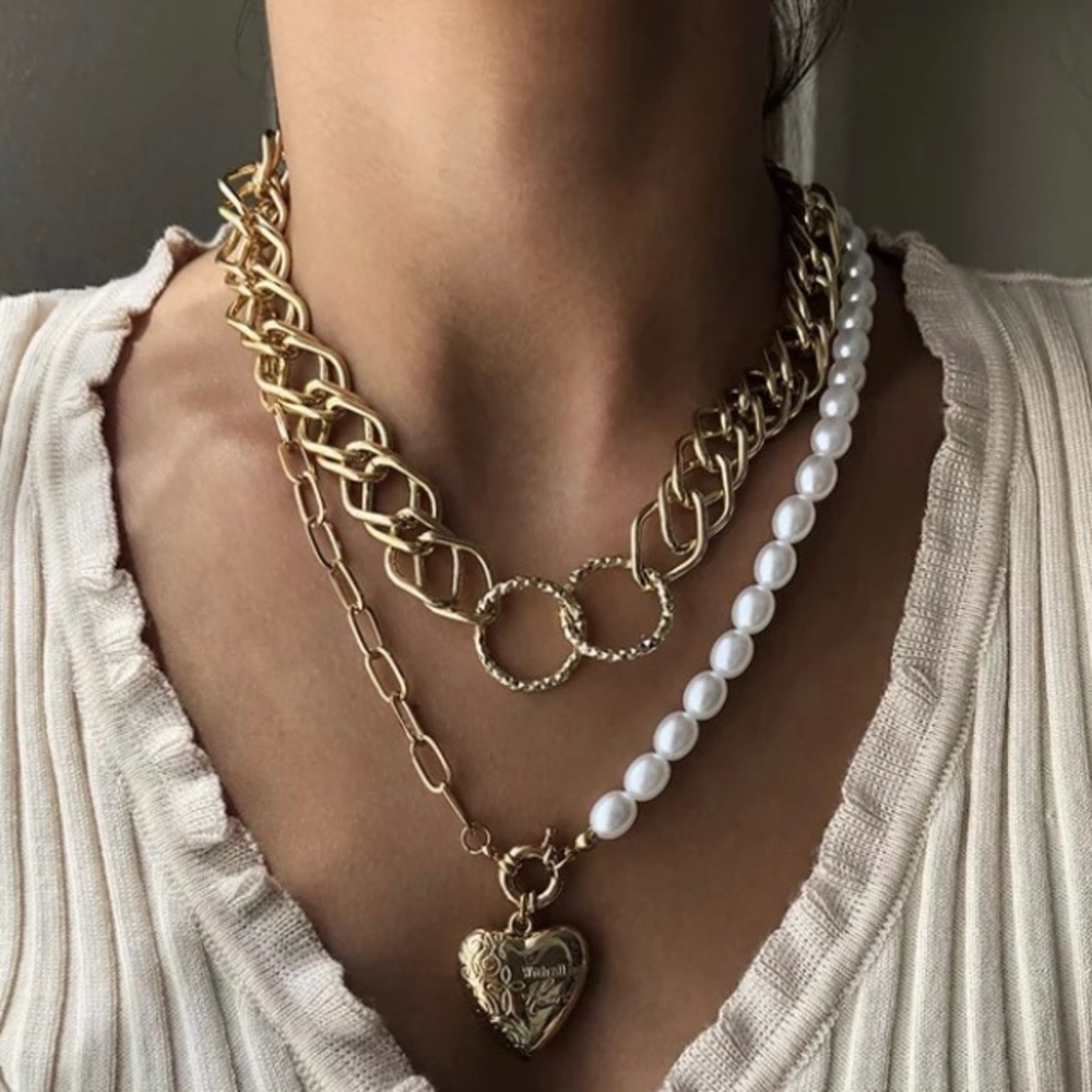 MULTI LAYER THICK CHAIN HEART PENDANT PEARLS & GOLD TONE NECKLACE